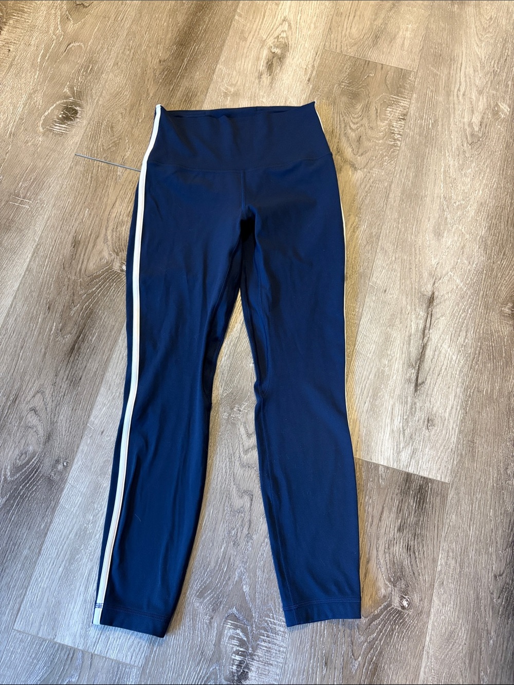 EUC Lululemon High Rise Align 25” Pants Size 6 True Navy with White Stripe